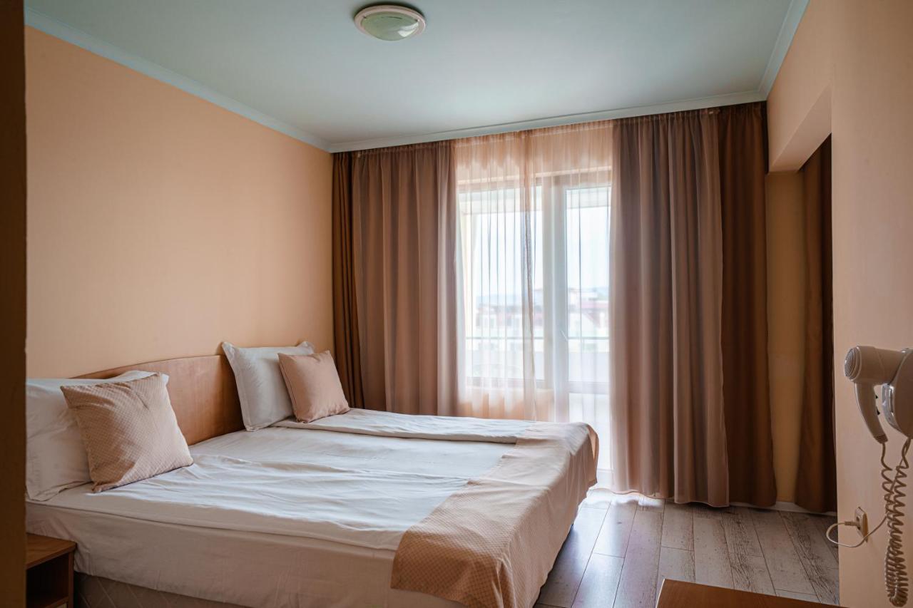 Perla Plaza Hotel Primorsko Dış mekan fotoğraf
