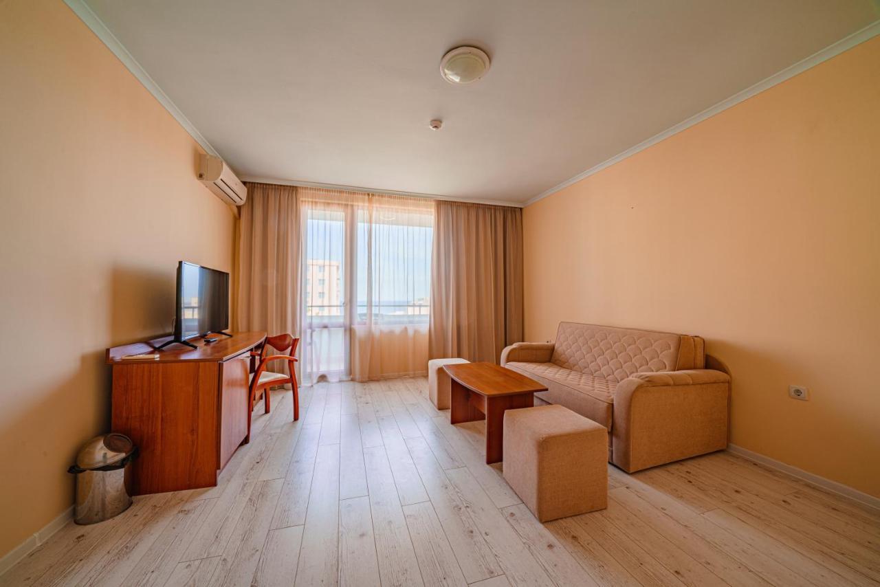 Perla Plaza Hotel Primorsko Dış mekan fotoğraf