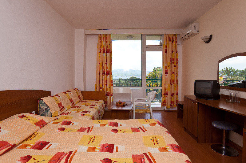 Perla Plaza Hotel Primorsko Dış mekan fotoğraf