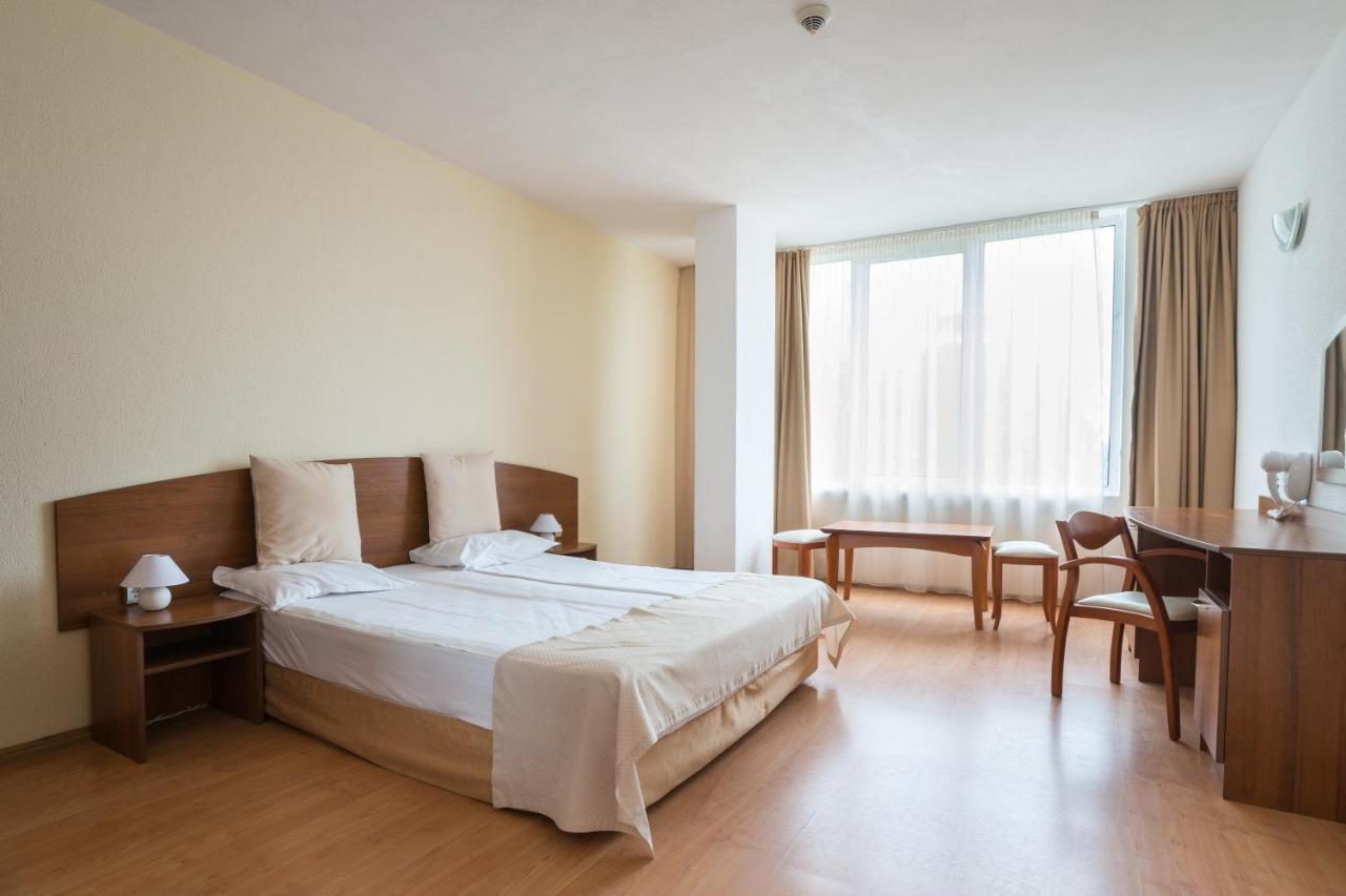 Perla Plaza Hotel Primorsko Dış mekan fotoğraf